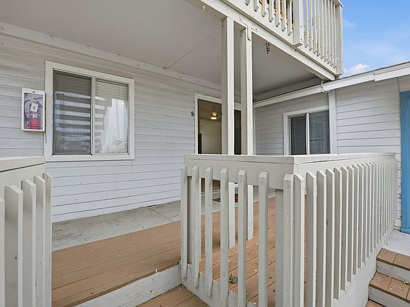 3rd image of 920 S Pacific St #11513393