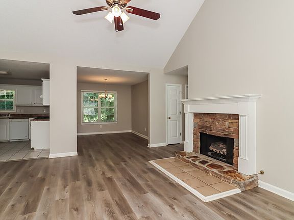 5th image of 19 Eagle Point Ct