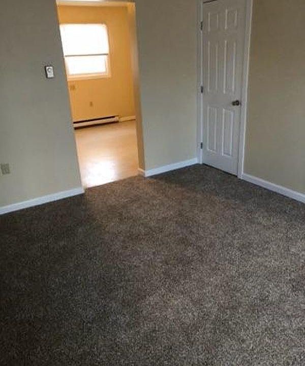 1st image of 16 Brindle Dr