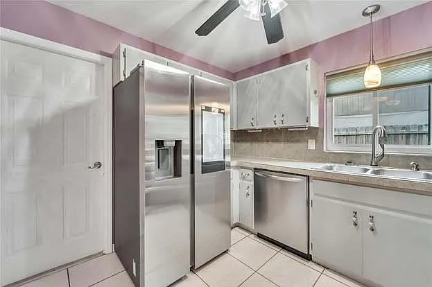 1523 Kestrel Way — Photo 7