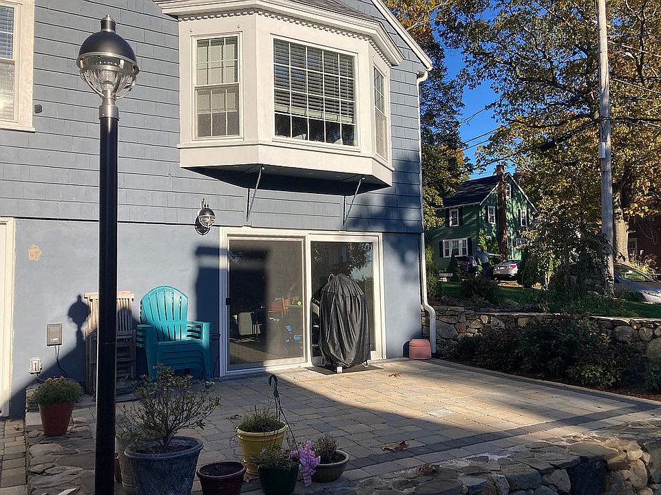 2nd image of 12 Chatham St