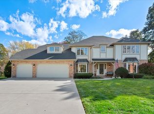 33 Stirrup Cup Ct, St Charles, IL 60174