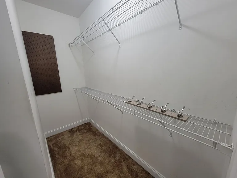 211 Brook Ct — Photo 10