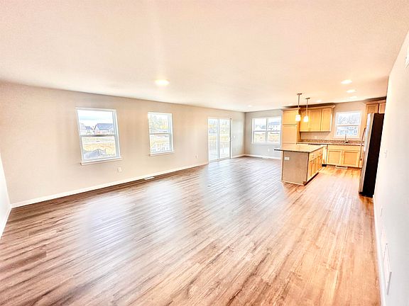 5th image of 340 Orchid Ave #61