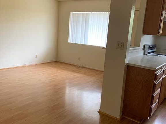 4th image of 16525 Vanowen St APT 205
