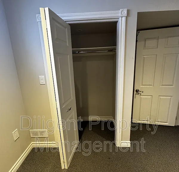 180 Dumble Ave — Photo 18