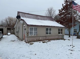 142 1st St, Marion, MI 49665