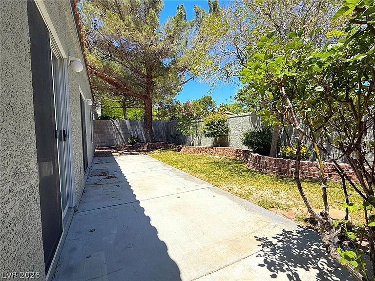 9824 Garamound Ave — Photo 26