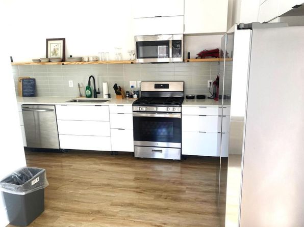 705 1/2 Bedford Ave