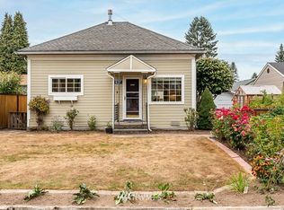 827 Orange Ave, Burlington, WA 98233