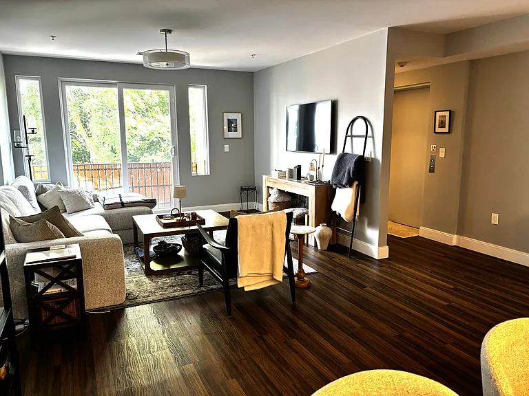 408 E 8th St #3A — Photo 5