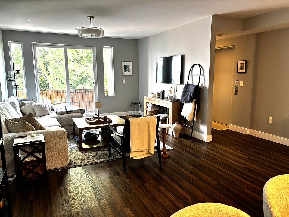 1st image of 408 E 8th St #3A