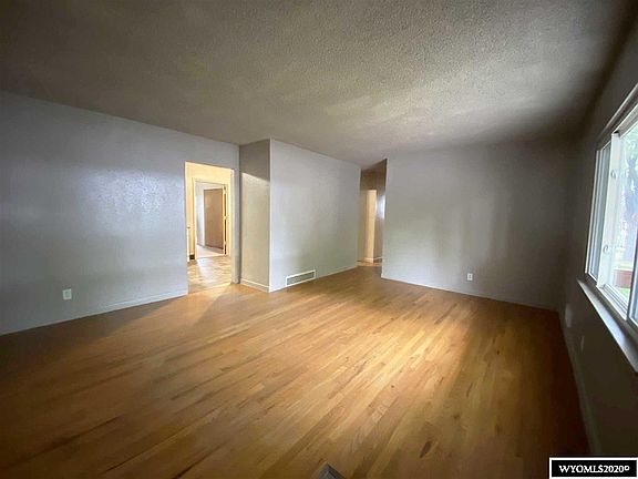 3rd image of 314 Antelope Dr