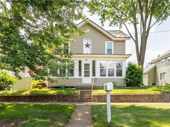 18 Woodward Avenue, Chippewa Falls, WI 54729