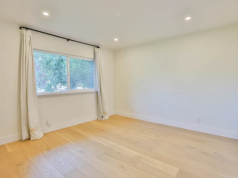 4835 Cliffside Dr — Photo 31