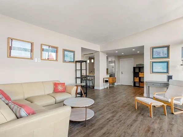 566 Commonwealth Ave #Penthouse 2, Boston, MA 02215