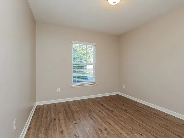 804 Birchmill Point N — Photo 13