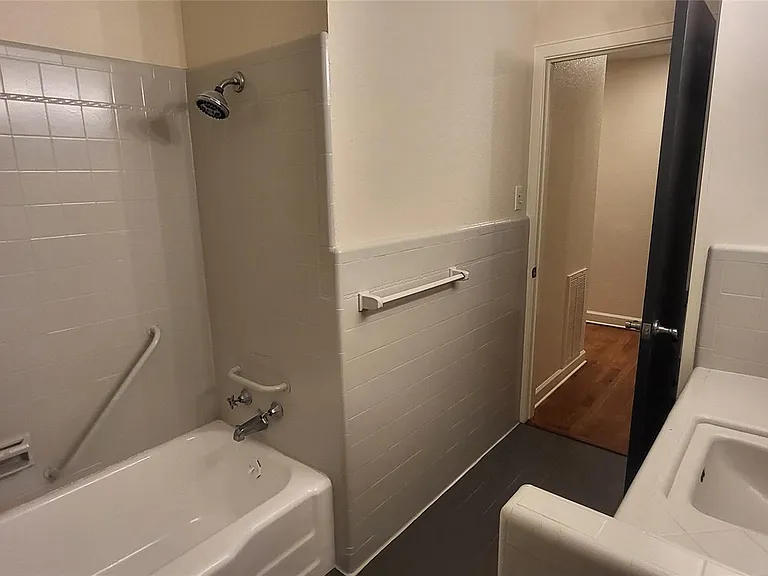 1902 Amy Dr — Photo 17