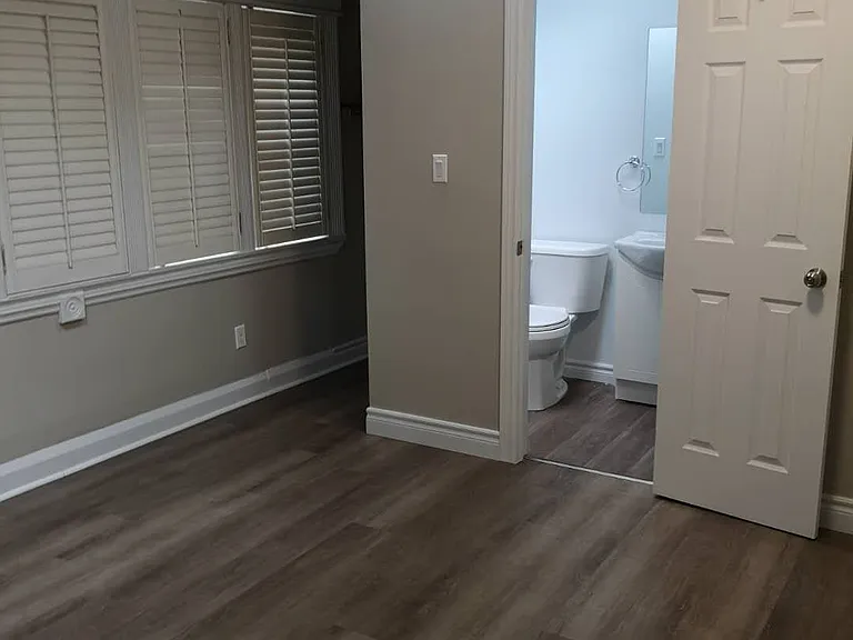 28 Earl St #B — Photo 7
