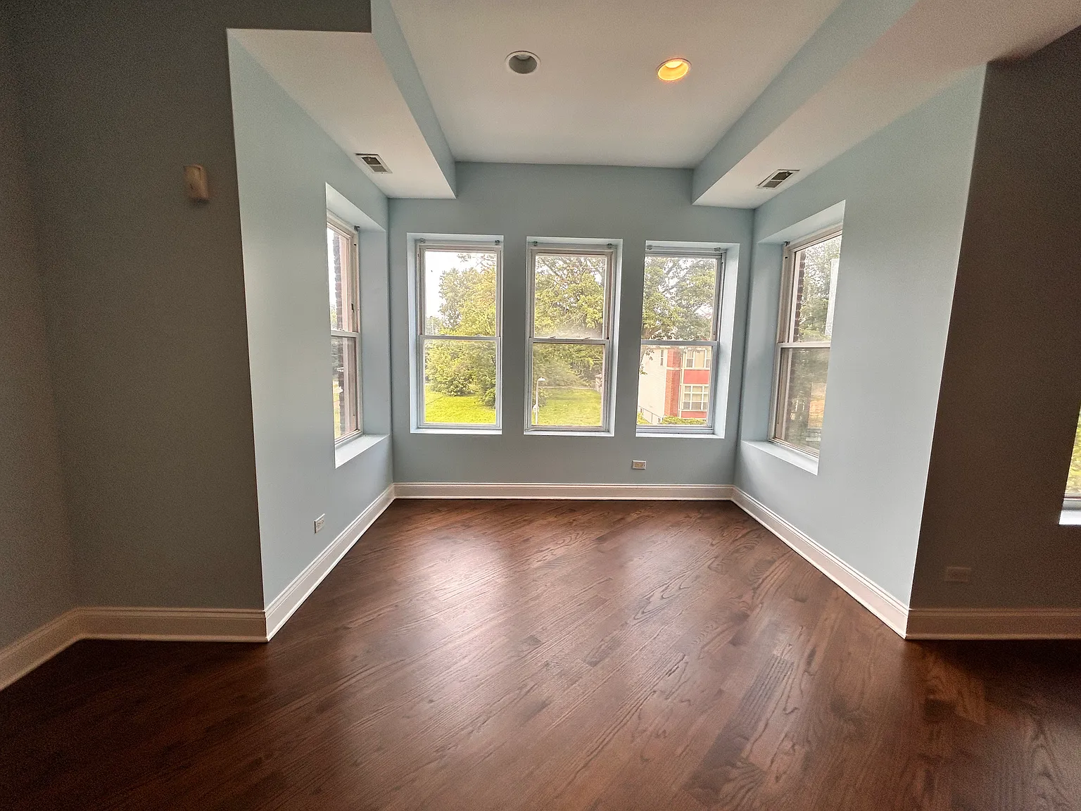 2 bed, 1.5 bath, 1200 sqft, $1,795 — Photo 2