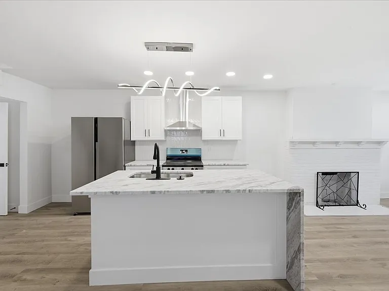 1036 N Parker Ave — Photo 8