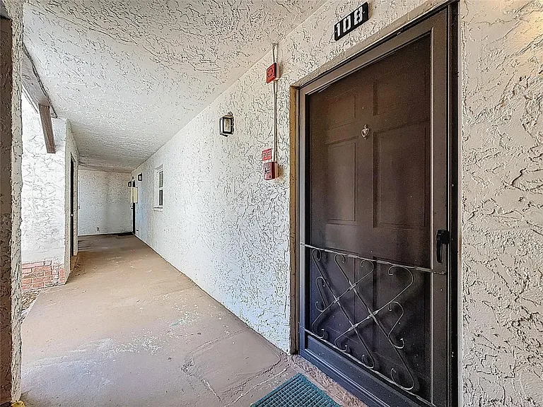 360 N Bayshore Blvd #108 — Photo 32