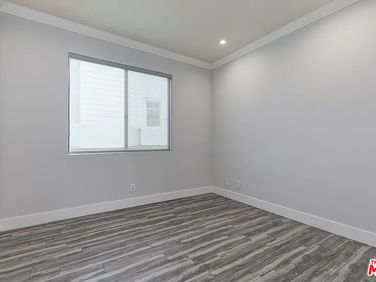 12730 Montana Ave — Photo 16