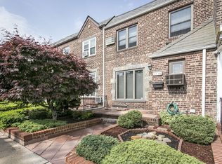 6754 Selfridge St, Forest Hills, NY 11375