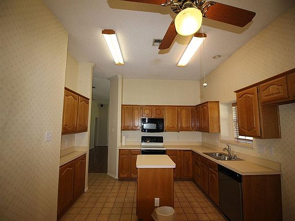 5th image of 2249 Chasefield Dr