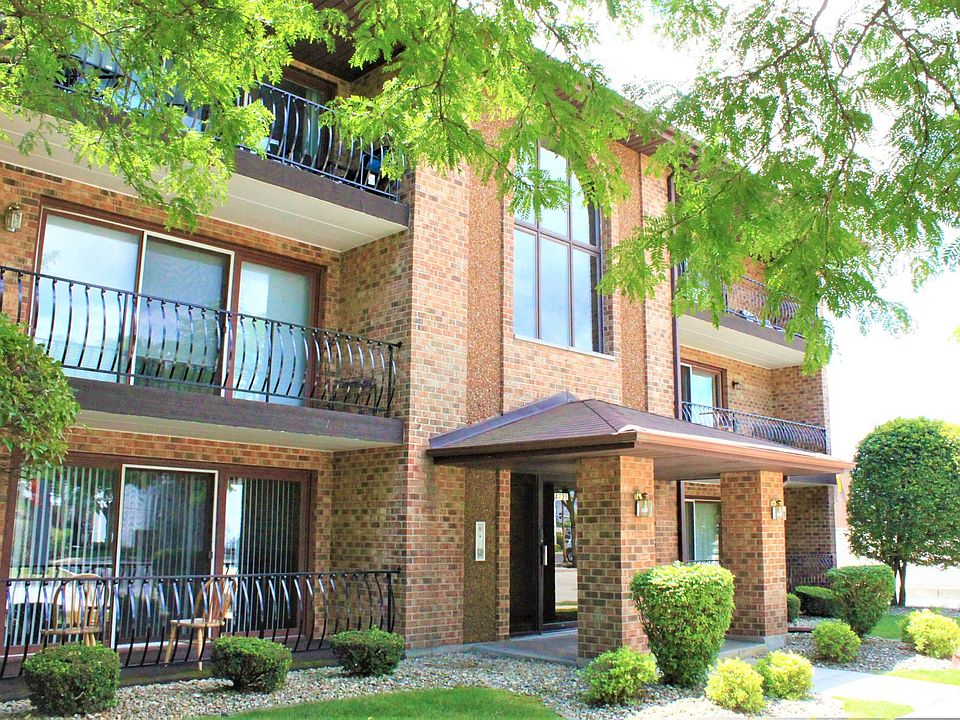 1st image of 4735 W 105th Pl APT 2B