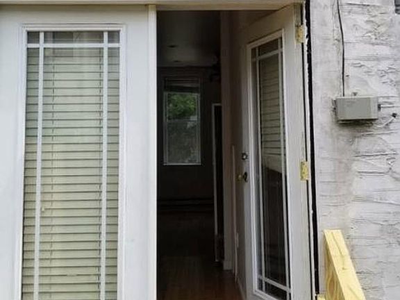 4th image of 2624 Latona St #1