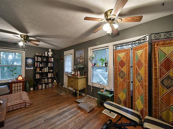 5th image of 601 & 603 SE 12th St