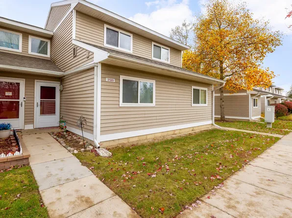 2120 Stone School Cir, Ann Arbor, MI 48108