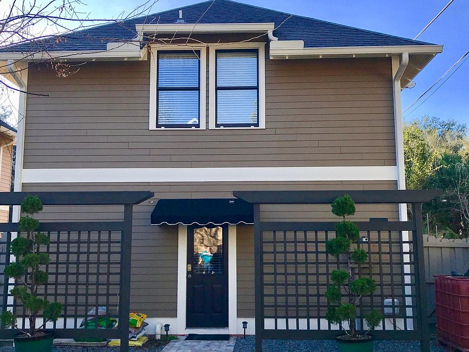 Front of Carriage House / Apartment