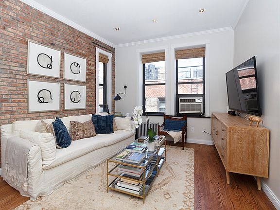 2nd image of 203 W 98th St APT 6E