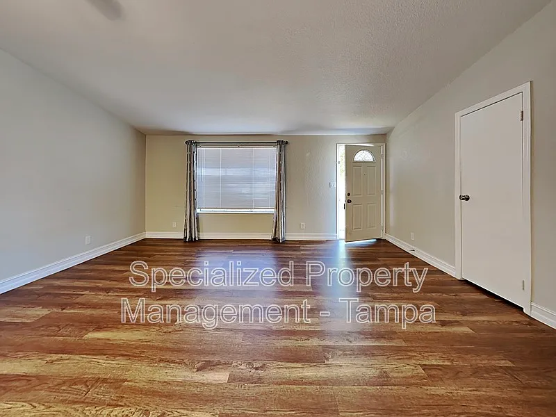 3 bed, 2.0 bath, 1200 sqft, $1,750 — Photo 2