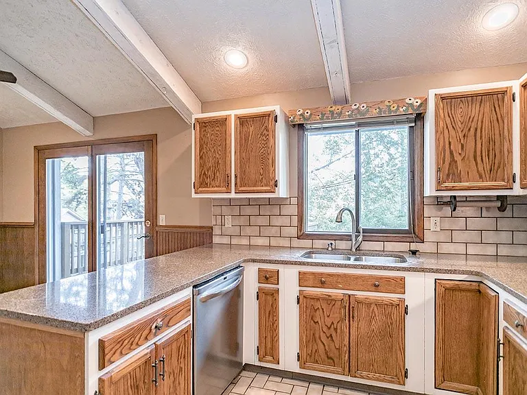 4010 Teri Ln — Photo 7