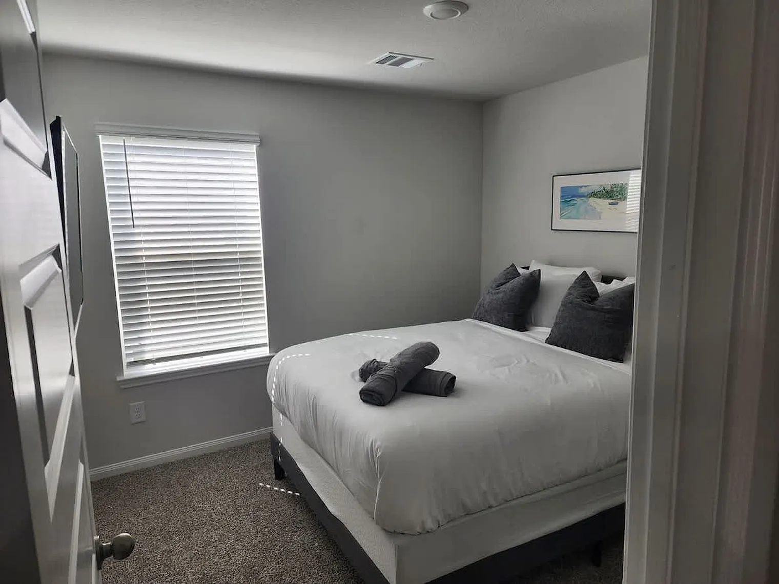 3 bed, 2.0 bath, $3,824 — Photo 4