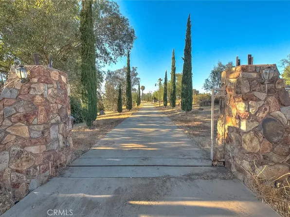 16770 Rocky Glen Rd, Perris, CA 92570