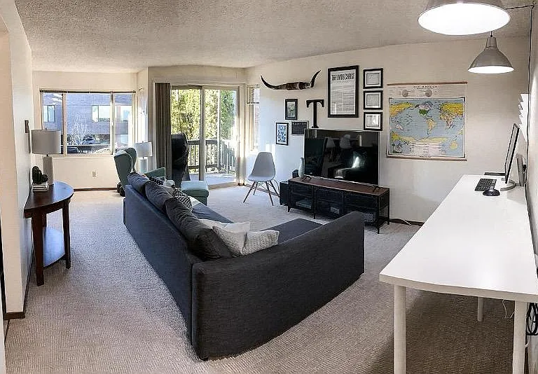 2362 Franklin Ave E #202 — Photo 4