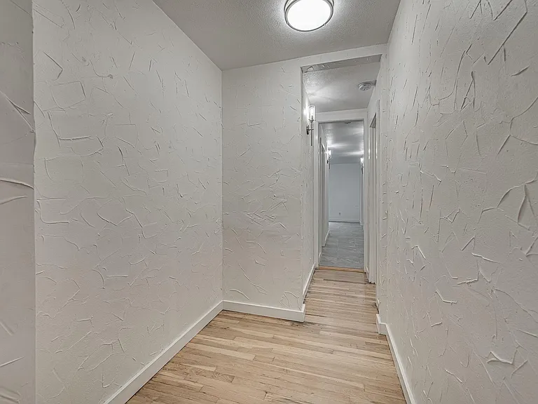 4728 Houghton Ave — Photo 12