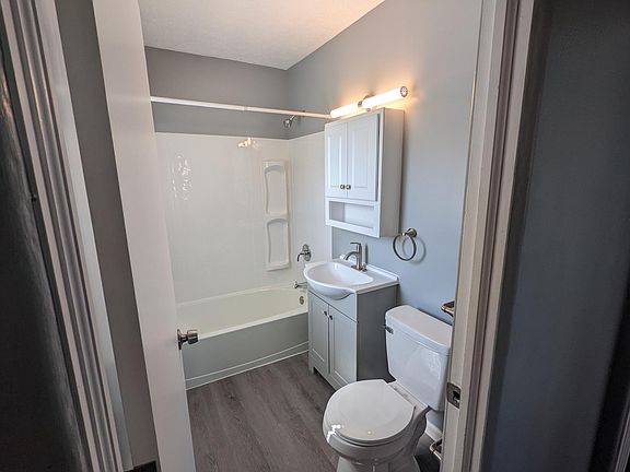 5th image of 1310 E Mishawaka Ave #8