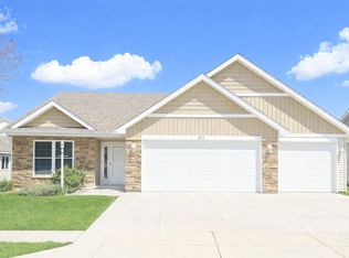 853 Aurora Cir, Red Wing, MN 55066