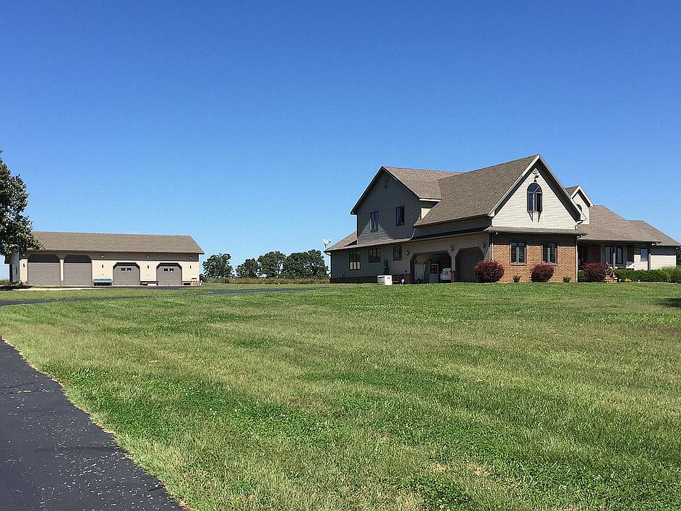 1st image of 18 Fountain Lake Ln