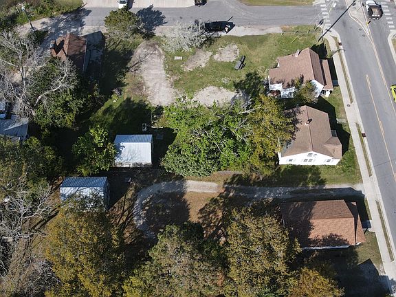 5th image of 415 Turner Street