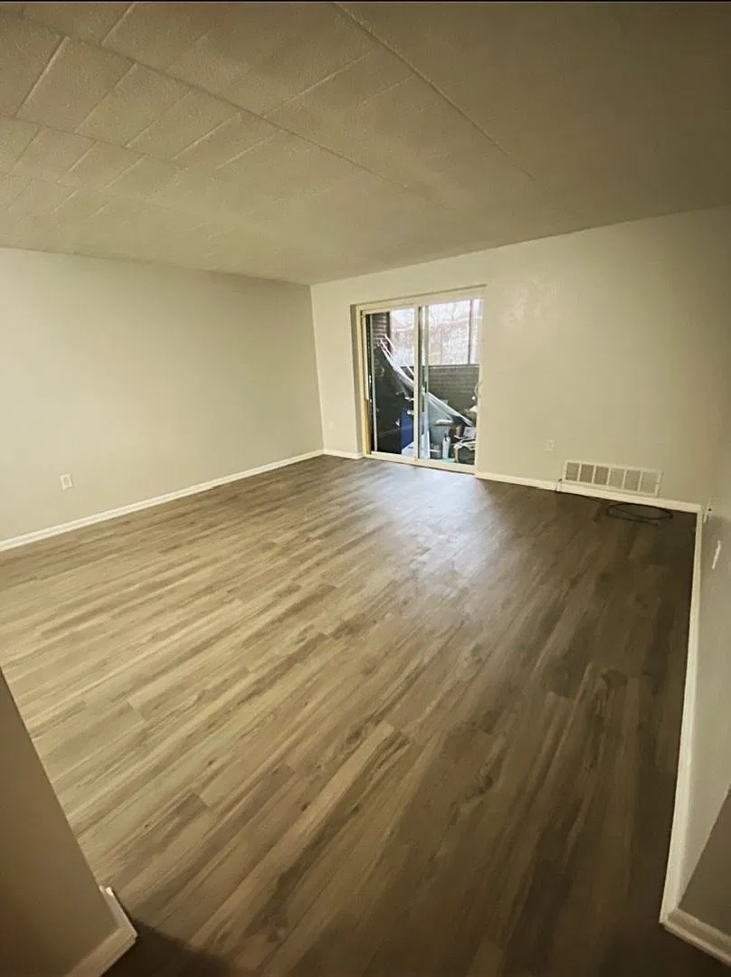 1141 Dohrman — Photo 2