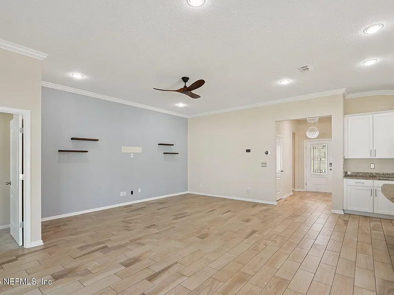 649 Shetland Dr — Photo 14
