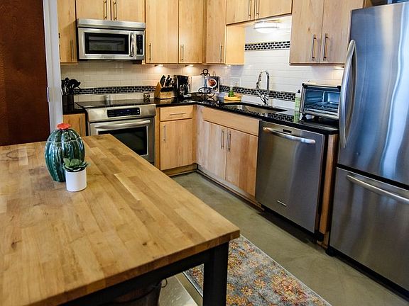5th image of 800 Brazos St Unit 711