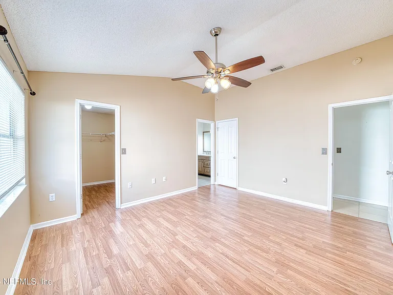 5628 Loma Vista Dr W — Photo 23