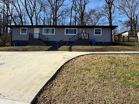 2nd image of 2625 Oakwood Cir #A